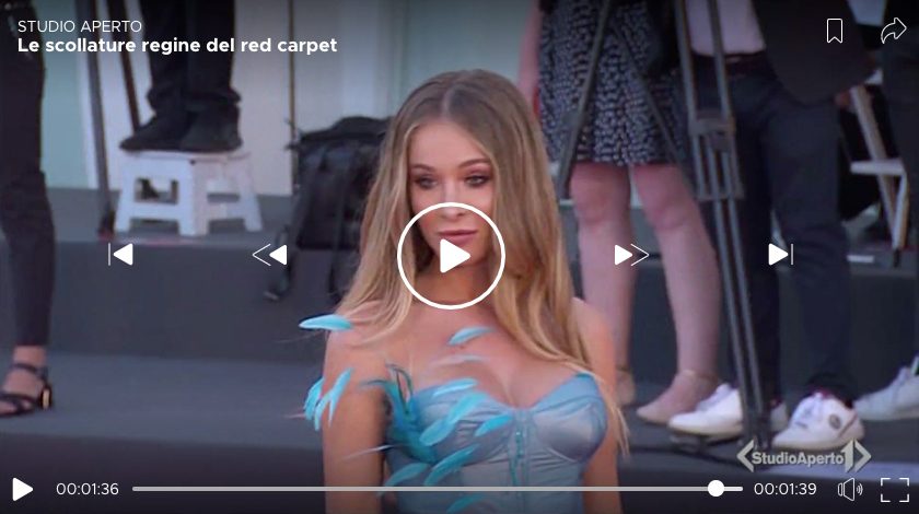 StudioAperto1, Le scollature regine del red carpet _ Erika Aurora Dress IONIO by Mario Costantino Triolo